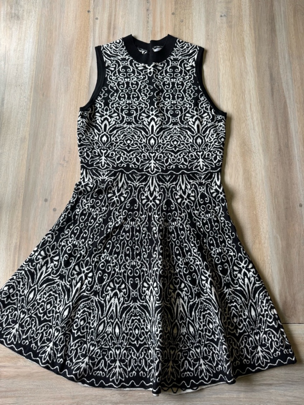 Xhilaration Black and Cream Patterned Sleeveless Dress Large